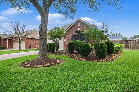 Photo of 1407 Capri Place Lane, Pearland, TX 77581 (MLS # 58044425)