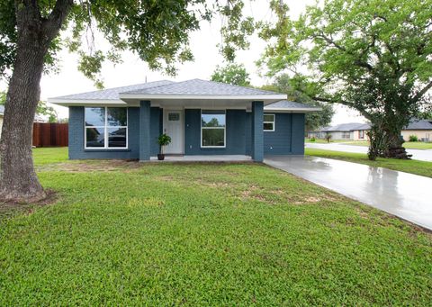 Photo of 1017 Glen Lake Court, Eagle Lake, TX 77434 (MLS # 92917079) Photo of 1017 Glen Lake Court, Eagle Lake, TX 77434 (MLS # 92917079)