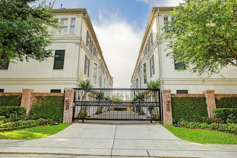 Townhouse For Sale - 4013 Bellefontaine Street #C<br/> Houston, TX 77025