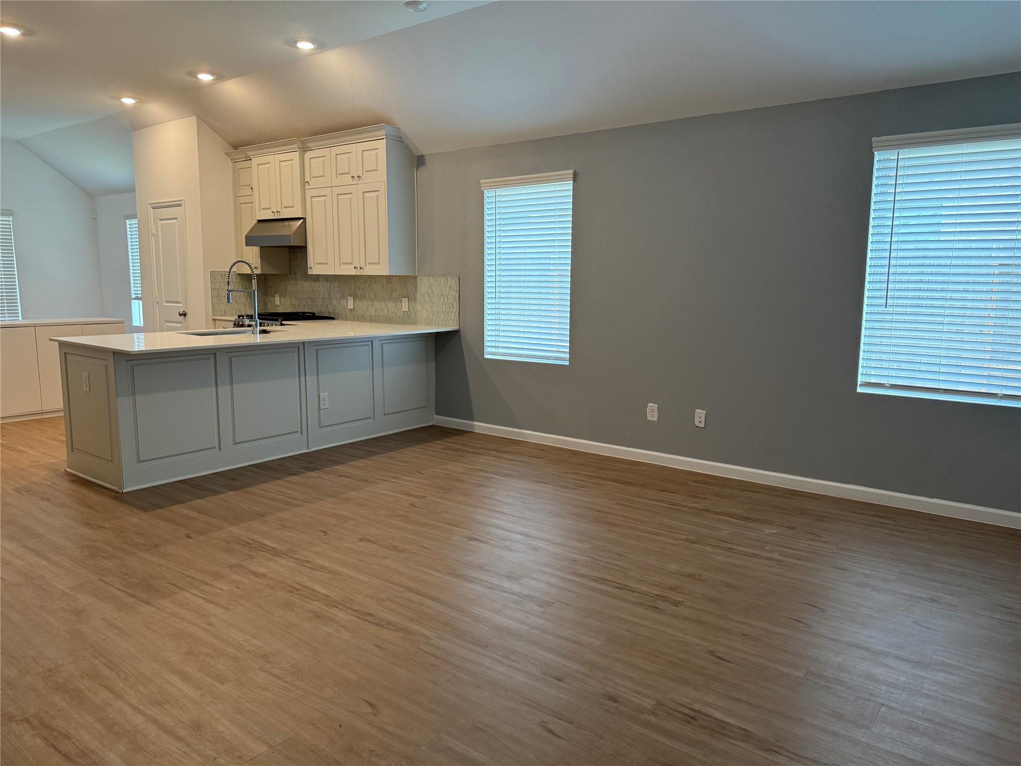 30338 Centipede Grove
