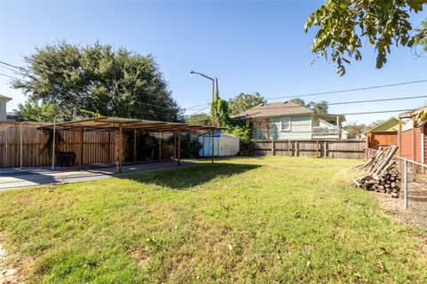 Tiny photo for 815 Arlington Street, Houston, TX 77007 (MLS # 42264079)