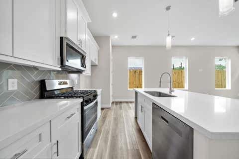 Tiny photo for 7510 Sandle Street, Houston, TX 77088 (MLS # 77028489)
