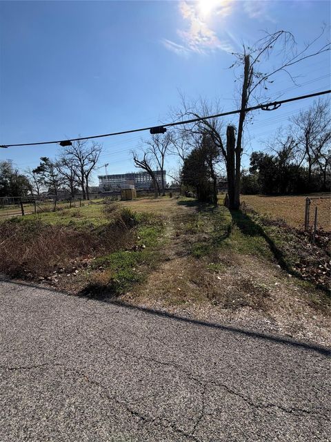 Photo of 5112 Baton Rouge Street, Houston, TX 77028 (MLS # 73059696)