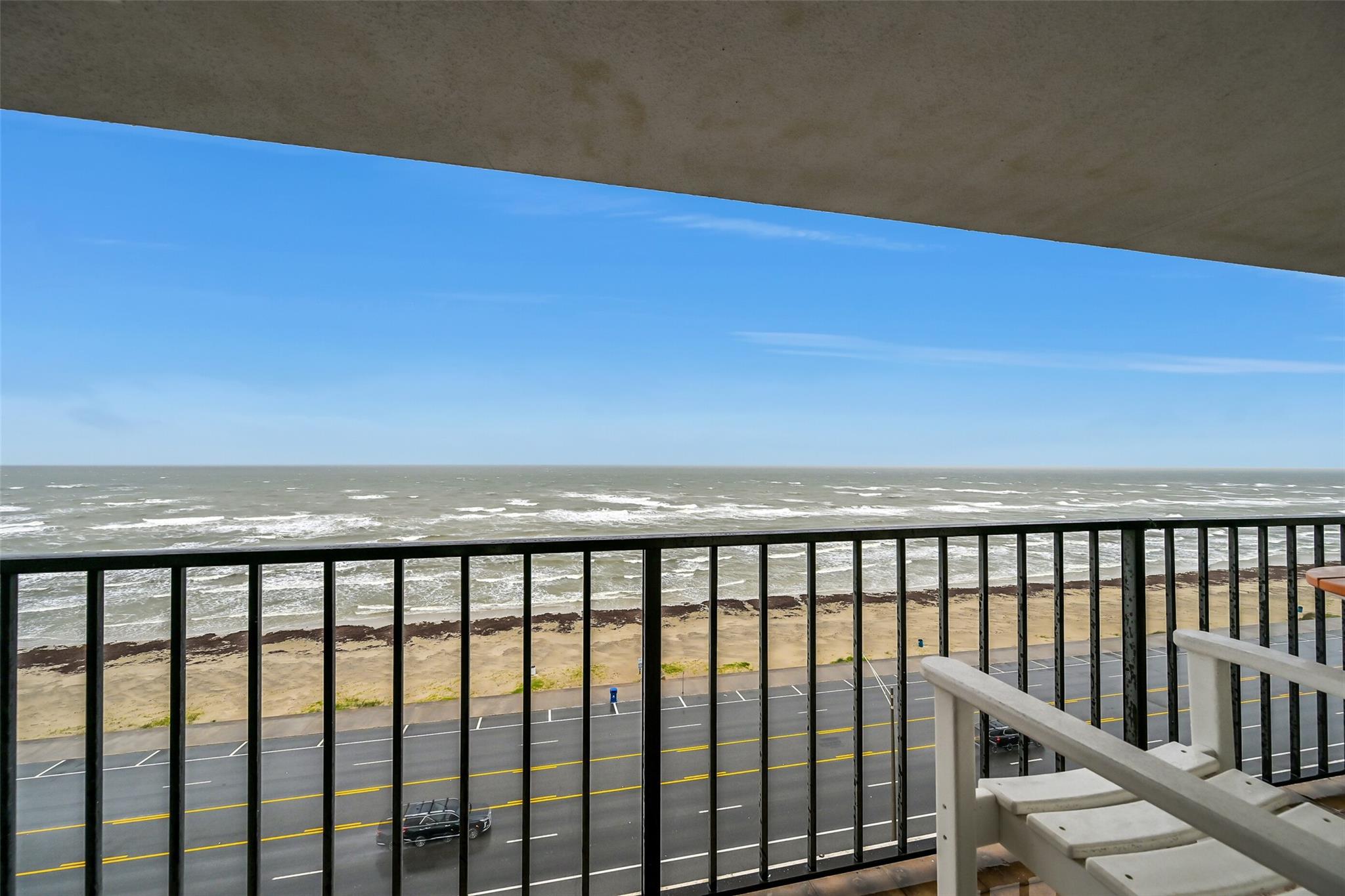 7310 Seawall Boulevard 902/903
