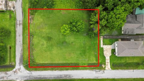 Photo of 6713 Lewis Rd, Hitchcock, TX 77563 (MLS # 18305002)