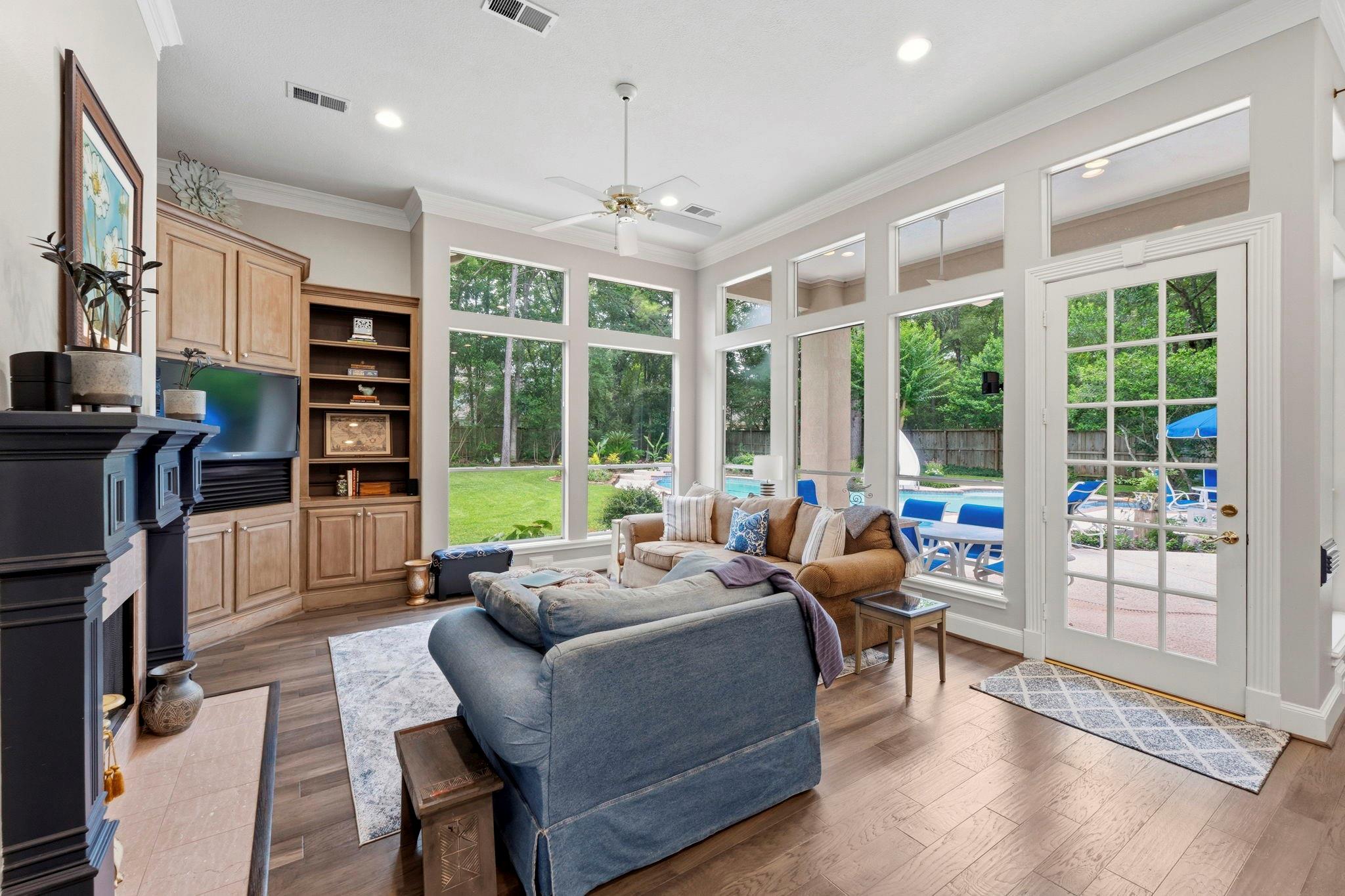 54 N Wooded Brook Circle