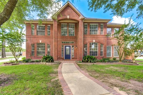 Photo of 1016 Applewood Drive, Friendswood, TX 77546 (MLS # 18344870)