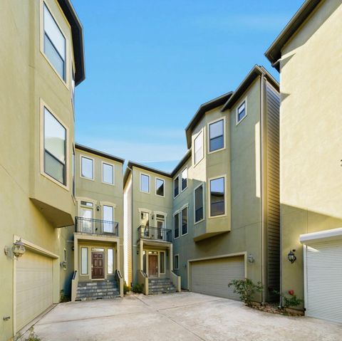 Photo of 5525 Kiam Street #C, Houston, TX 77007 (MLS # 67194471)