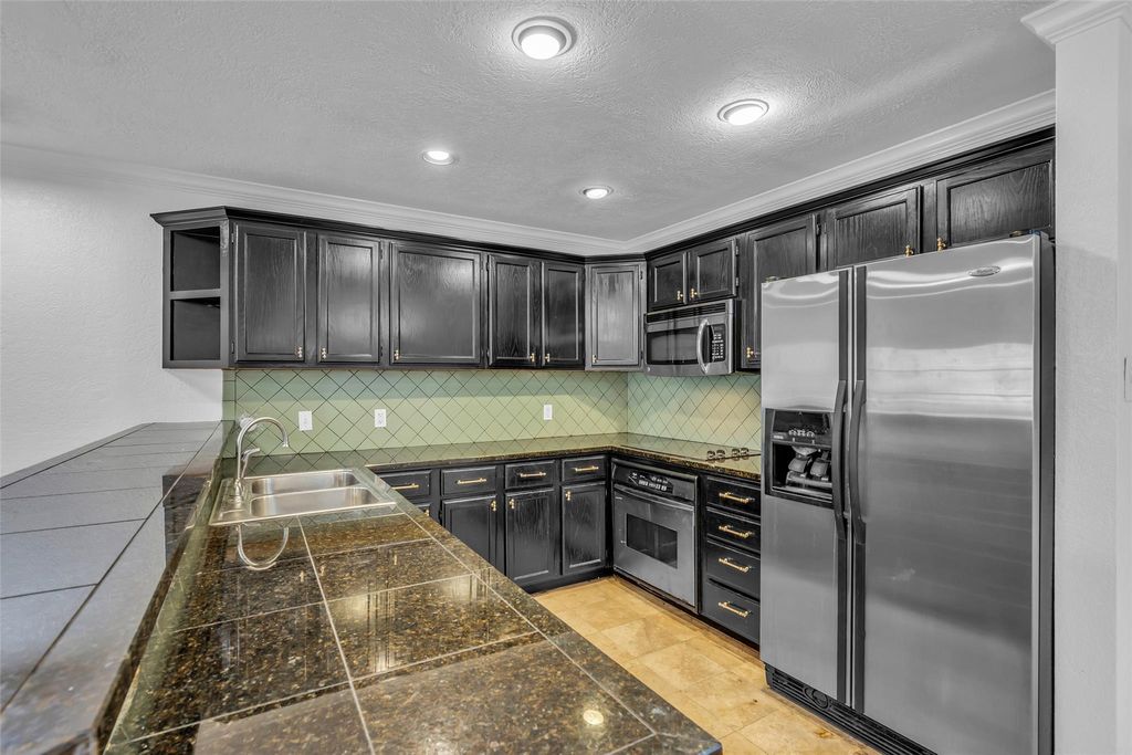 Photo of 2800 Jeanetta Street #610, Houston, TX 77063 (MLS # 95005060)