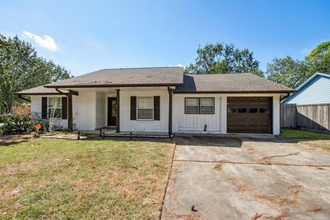 Photo of 3320 Churchill Street, Pearland, TX 77581 (MLS # 98421355)