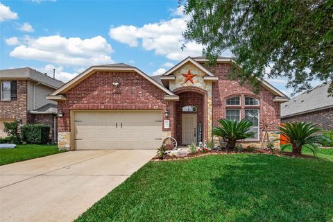 Photo of 106 Bogey Circle, La Porte, TX 77571 (MLS # 30347470)