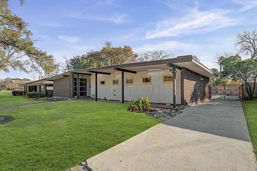 Photo of 9107 Timberside Drive, Houston, TX 77025 (MLS # 50744711)
