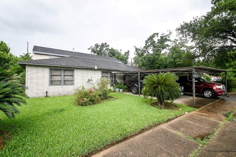 Photo of 5942 Pershing Street, Houston, TX 77033 (MLS # 35760426)