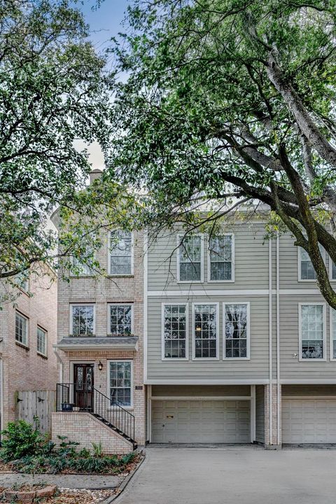 Photo of 315 W Drew Street, Houston, TX 77006 (MLS # 89497145)