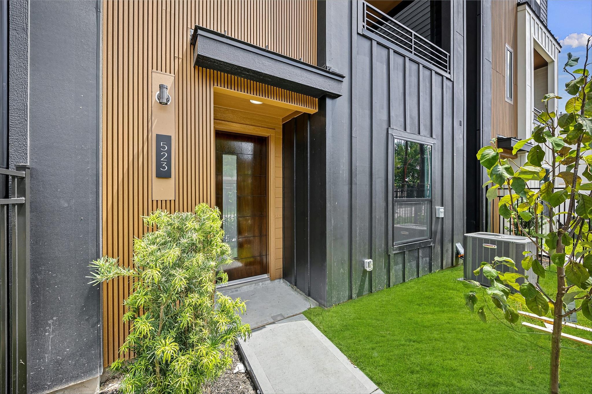 523 Hillwood Heights Drive