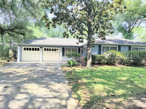 5559 Aspen Street Bellaire TX 77401