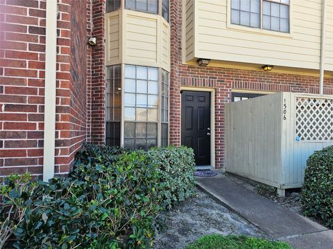 Photo of 2121 El Paseo Street #1306, Houston, TX 77054 (MLS # 67439161)