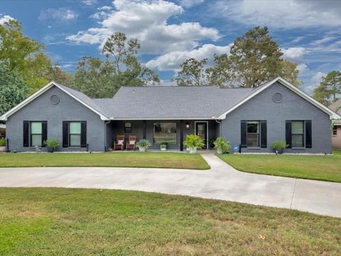 Photo of 5306 Champions Drive, Lufkin, TX 75901 (MLS # 35829201)