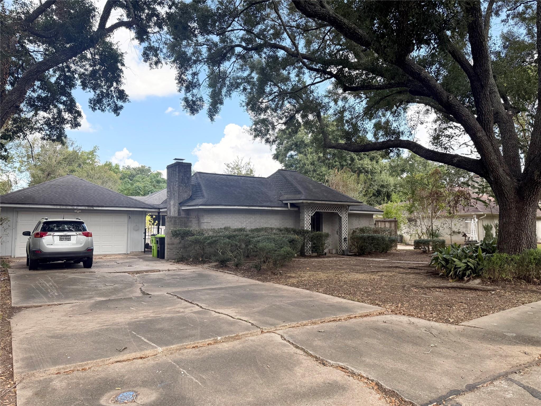 606 Fairway Drive