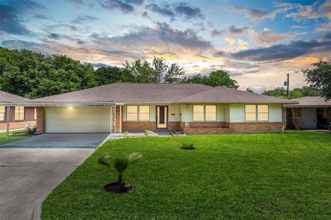 9724 Long Branch Ln Lane Houston TX 77055