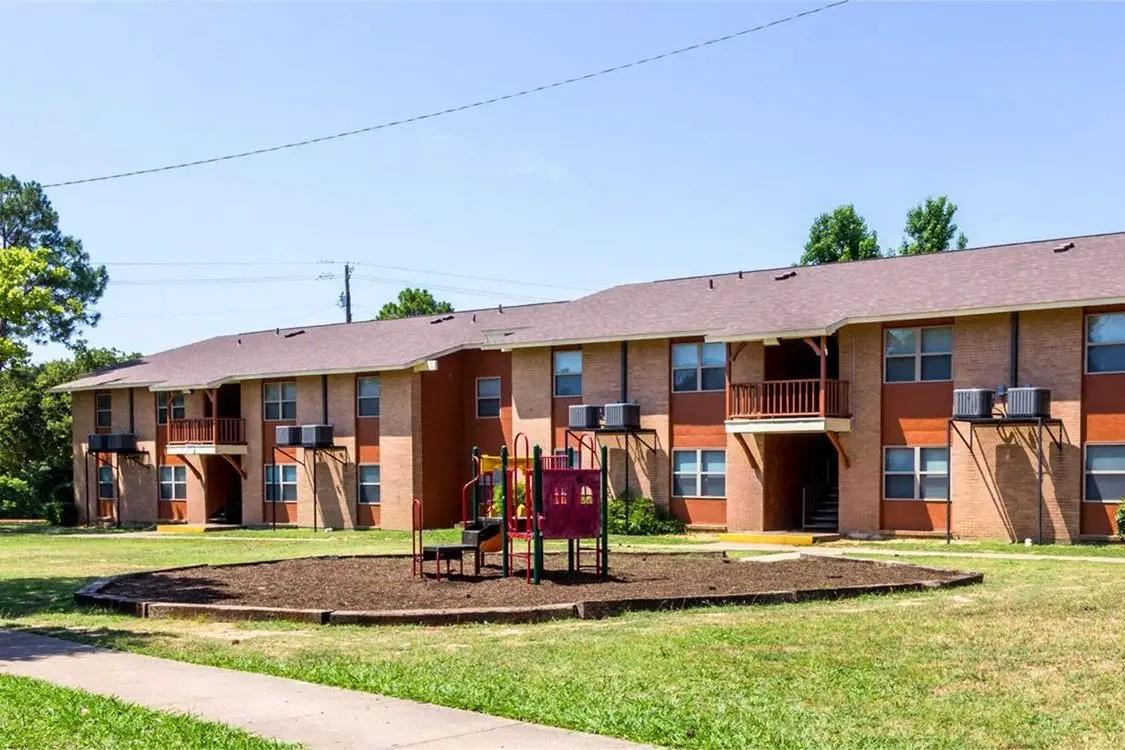 7203 S Great Trinity Forest Wy