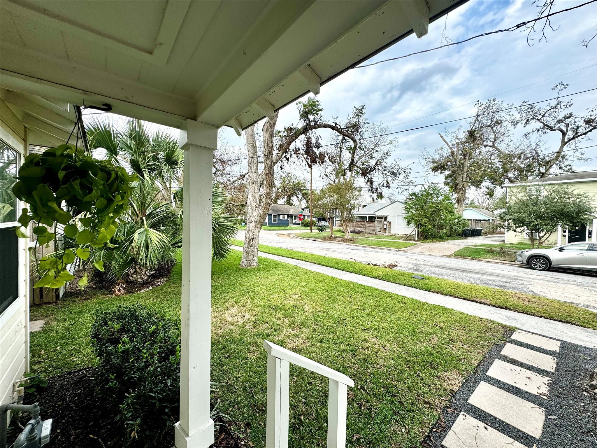 1035 Louise Street