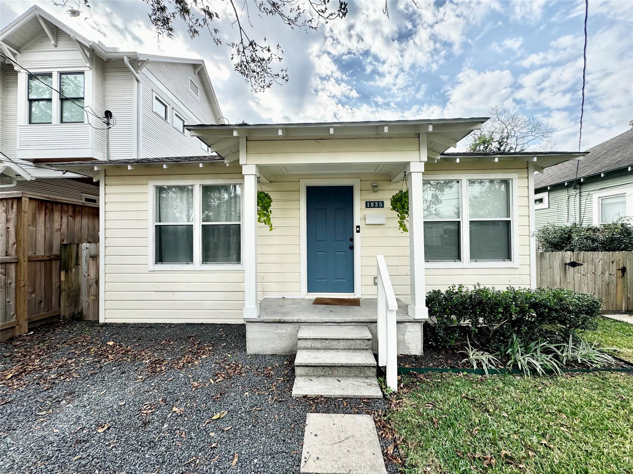 1035 Louise Street