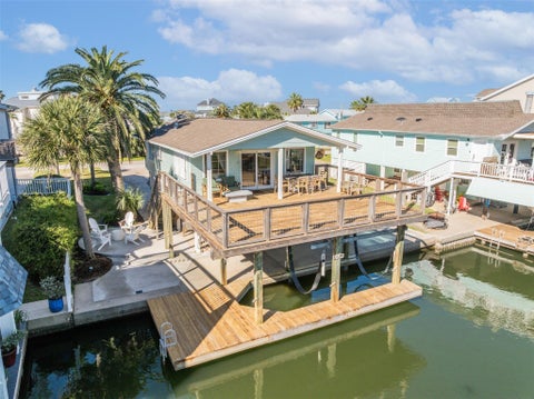 Photo of 4230 Spanish Main, Jamaica Beach, TX 77554 (MLS # 11886731)
