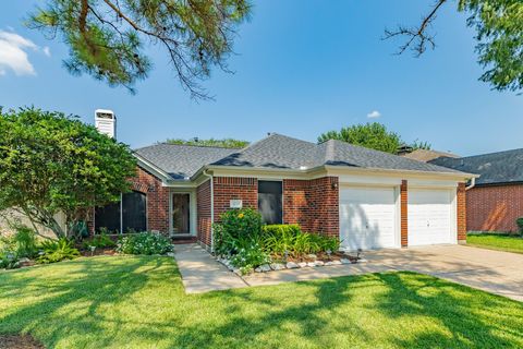 Photo of 3739 Crescent Drive, Pearland, TX 77584 (MLS # 54949555) Photo of 3739 Crescent Drive, Pearland, TX 77584 (MLS # 54949555)