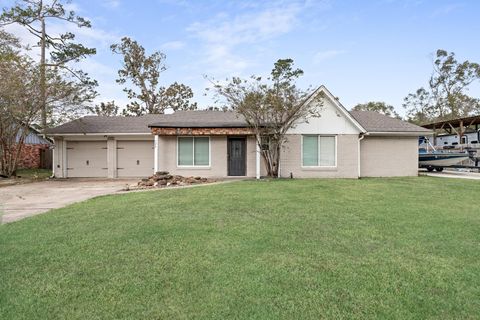 Photo of 126 Wood Manor Lane, Sour Lake, TX 77659 (MLS # 21703044)