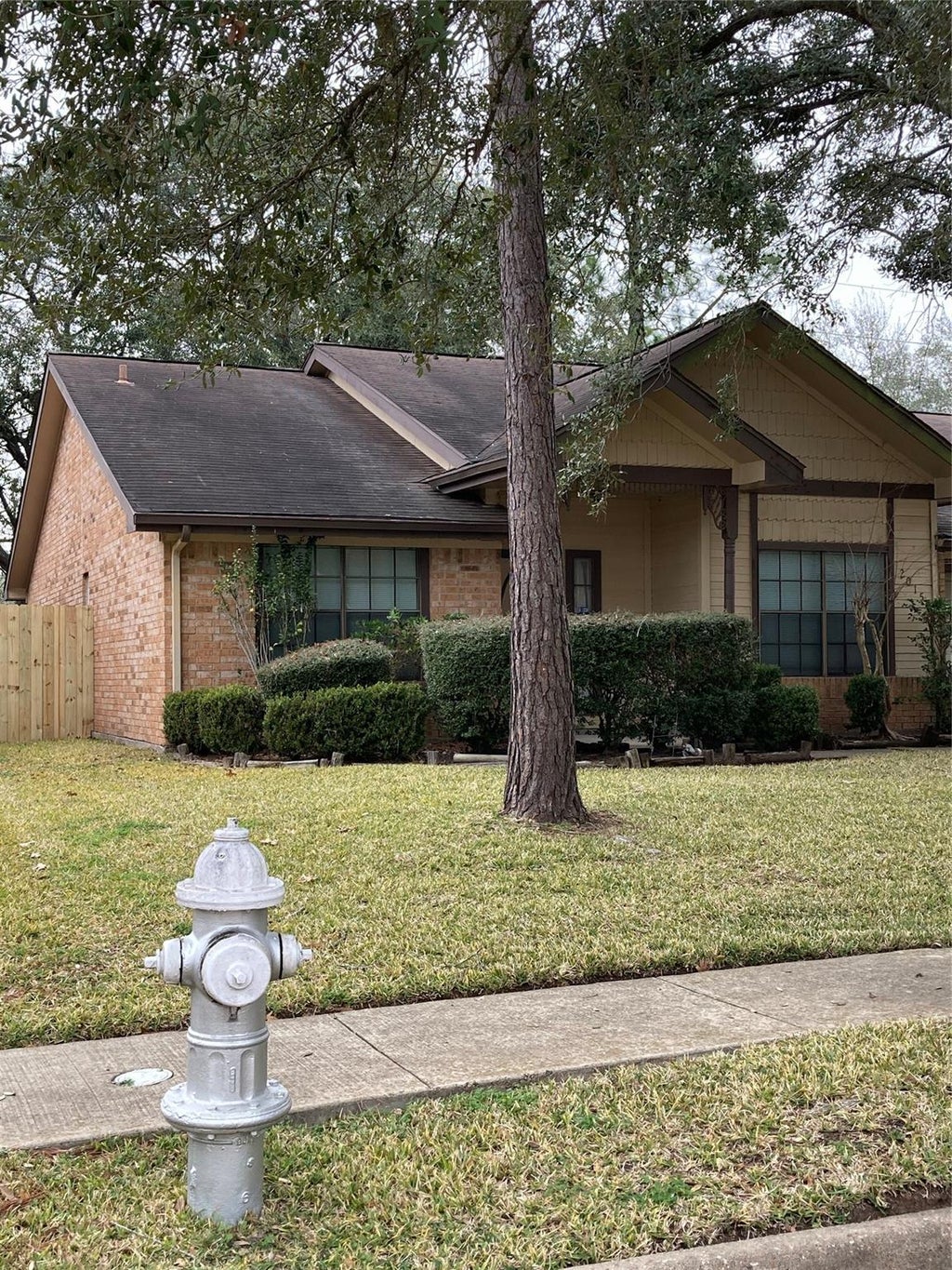 Photo of 2015 Shorewood Lane, Sugar Land, TX 77479 (MLS # 89085287)