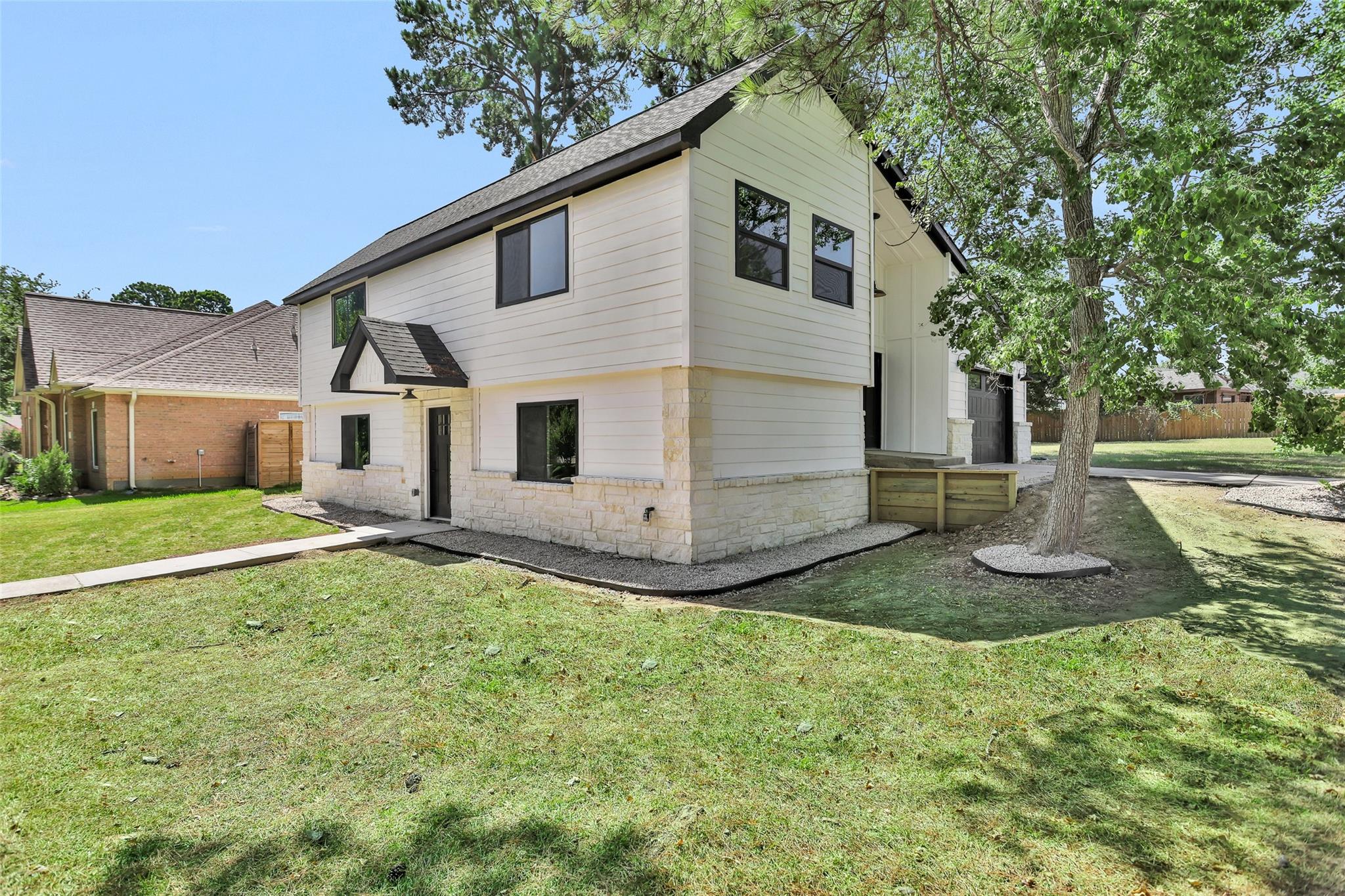 101 April Point Place