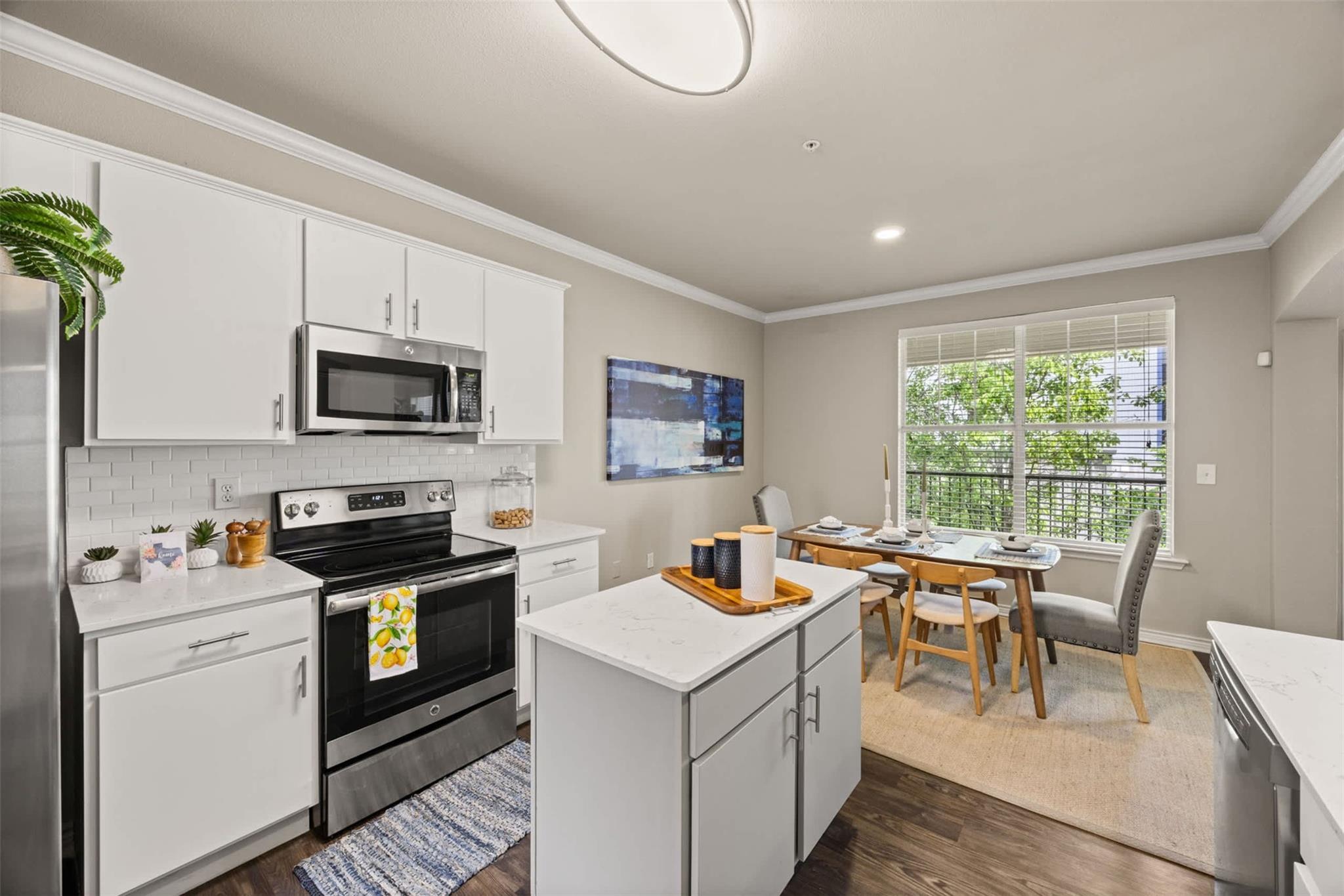 9009 N Fm 620 Road 1702