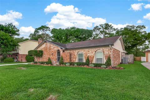 Homes For Sale - 306 W Castle Harbour Drive<br/> Galveston County, Friendswood, TX 77546