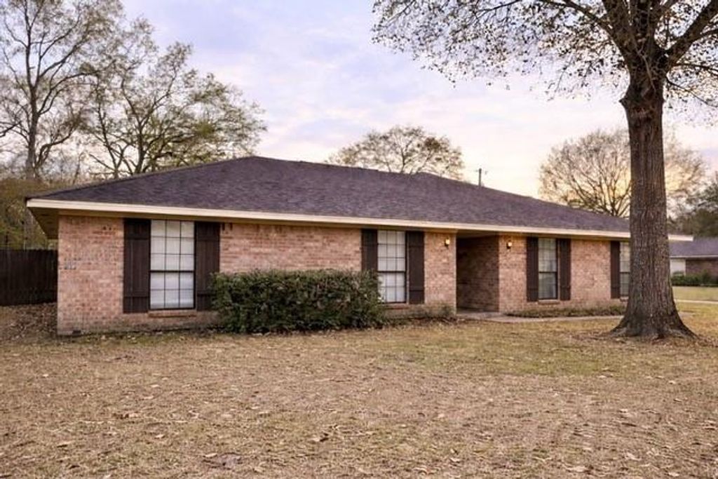 Photo of 455 County Road 774, Buna, TX 77612 (MLS # 12424564)