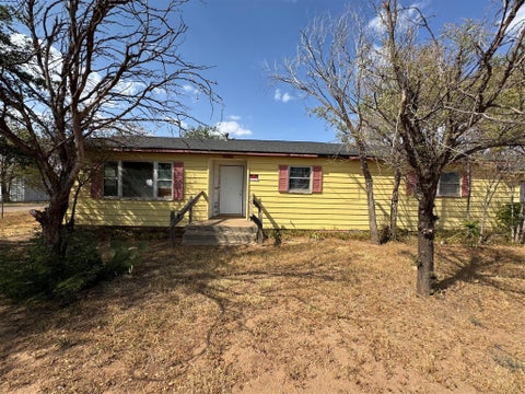 Homes For Sale - 701 E Purdue Street<br/> Lubbock, TX 79403