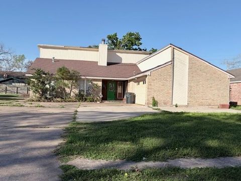 207 Banyan Street Lake Jackson TX 77566