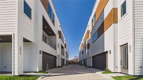 Photo of 2423 Harrington Street, Houston, TX 77026 (MLS # 87573455)