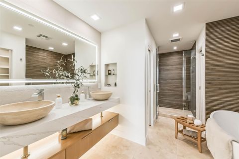 Photo of 5100 San Felipe Street #373, Houston, TX 77056 (MLS # 91903039)