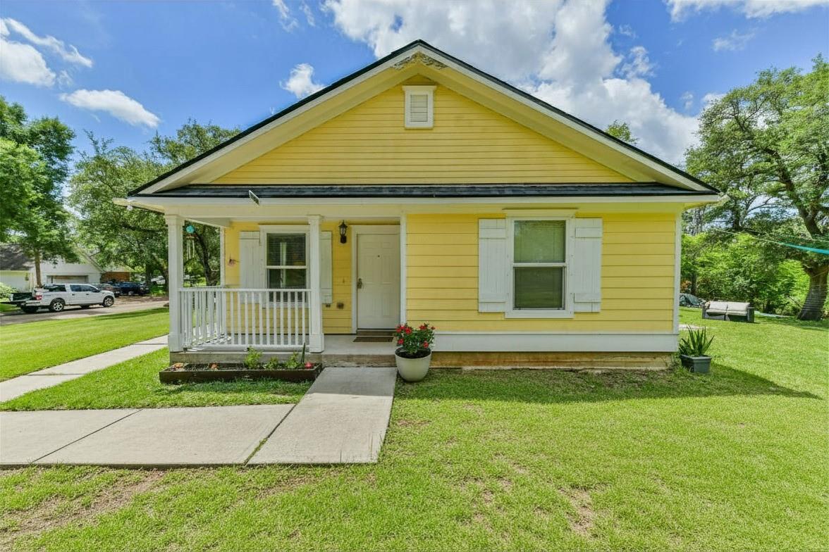 207 Oakridge Drive