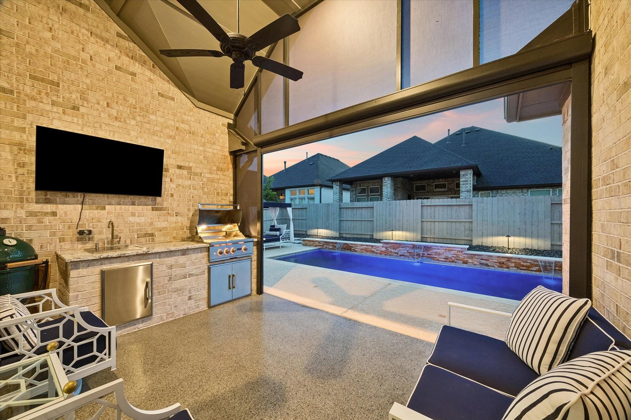 5016 Blooming Hibiscus Lane
