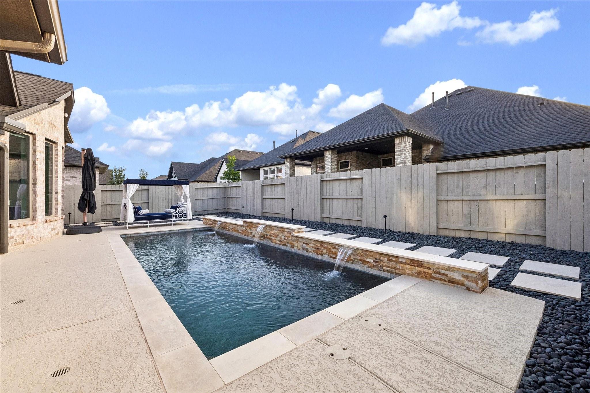 5016 Blooming Hibiscus Lane