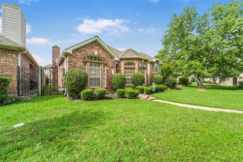 Photo of 6885 Tournament Drive, Houston, TX 77069 (MLS # 34741436)