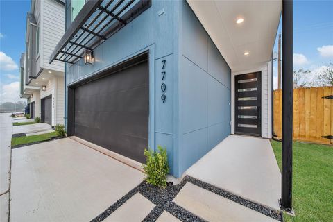 Photo of 7709 Inwood Grove Lane, Houston, TX 77088 (MLS # 16308965)