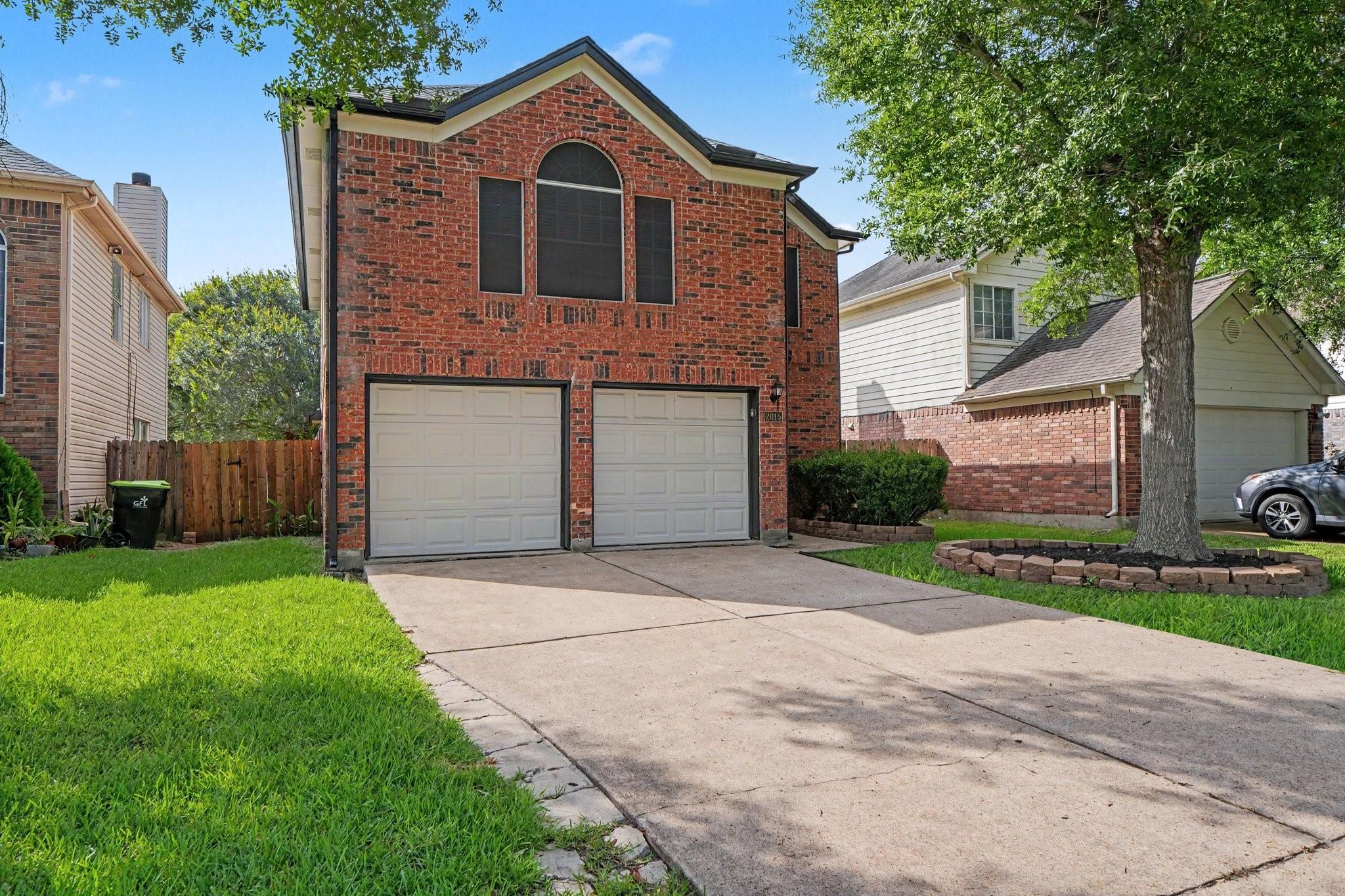 2015 Greencrest Drive
