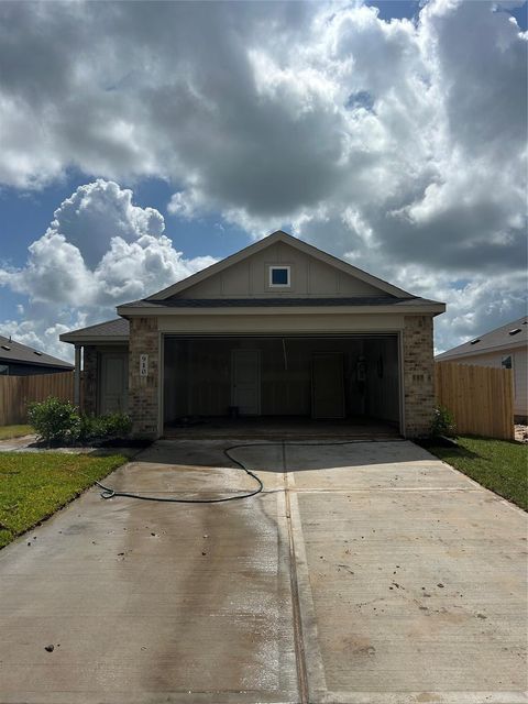Photo of 910 Constitution Drive, Bay City, TX 77414 (MLS # 21595698)