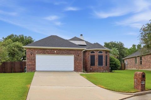 Photo of 199 Kings Point Street, Conroe, TX 77356 (MLS # 43274566)