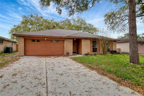 Homes For Rent - 17119 Bougainvilla Lane<br/> Friendswood, TX 77546