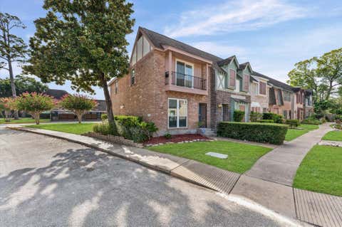 Photo of 830 Threadneedle Street #240, Houston, TX 77079 (MLS # 34251808)