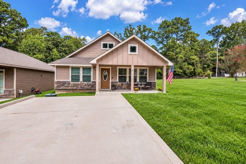 Photo of 4 Firewood Road, Huntsville, TX 77340 (MLS # 29094608)